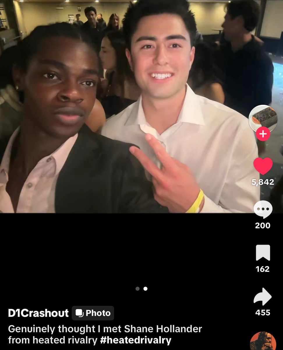 He thought He met Shane Hollander but thats a random guy 😭😭😭😭😭😭😭😭😭#heatedrivalry