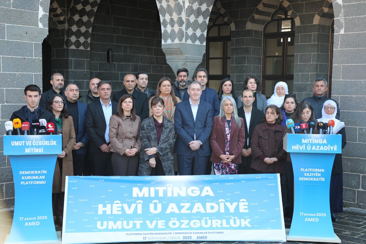 YilmazGedik_'s tweet photo. Demokratik Kurumları Platformu (DEKUP), 4 Ocak’ta Amed’de yapılacak “Umut ve özgürlük” mitinginin deklarasyonunu Cemil Paşa Konağı’nda açıkladı..

@serrabucak 
@FatmaAblay https://t.co/SbwdWCZta3