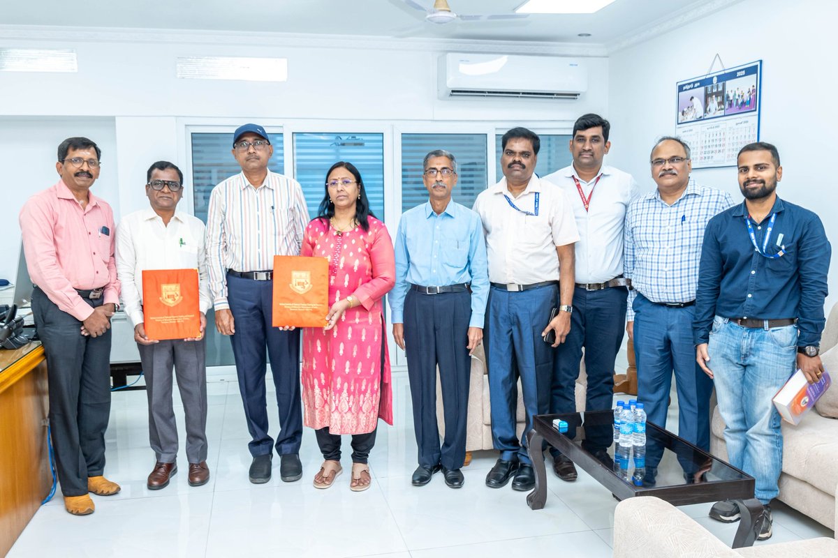 vavchalam's tweet photo. Highways Dept Training Centre signed MoU with National Instt of Tech Teachers Training &amp; Research Chennai (deemed University) in the presence of Dr Selvaraj Avl, Secy. Highways Dept for mutually sharing the knowledge and infrastructure. 1/2 https://t.co/87RjvGFSbT