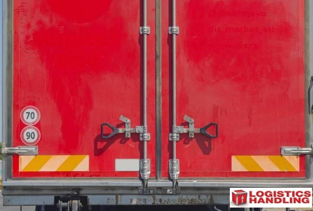 LogHandling's tweet image. Insulated lorry tension curtains keep temperatures consistent for Christmas deliveries 
mvnt.us/m2446706 @FoodManufacture #Transport #Christmas #Manufacturing #Deliveries