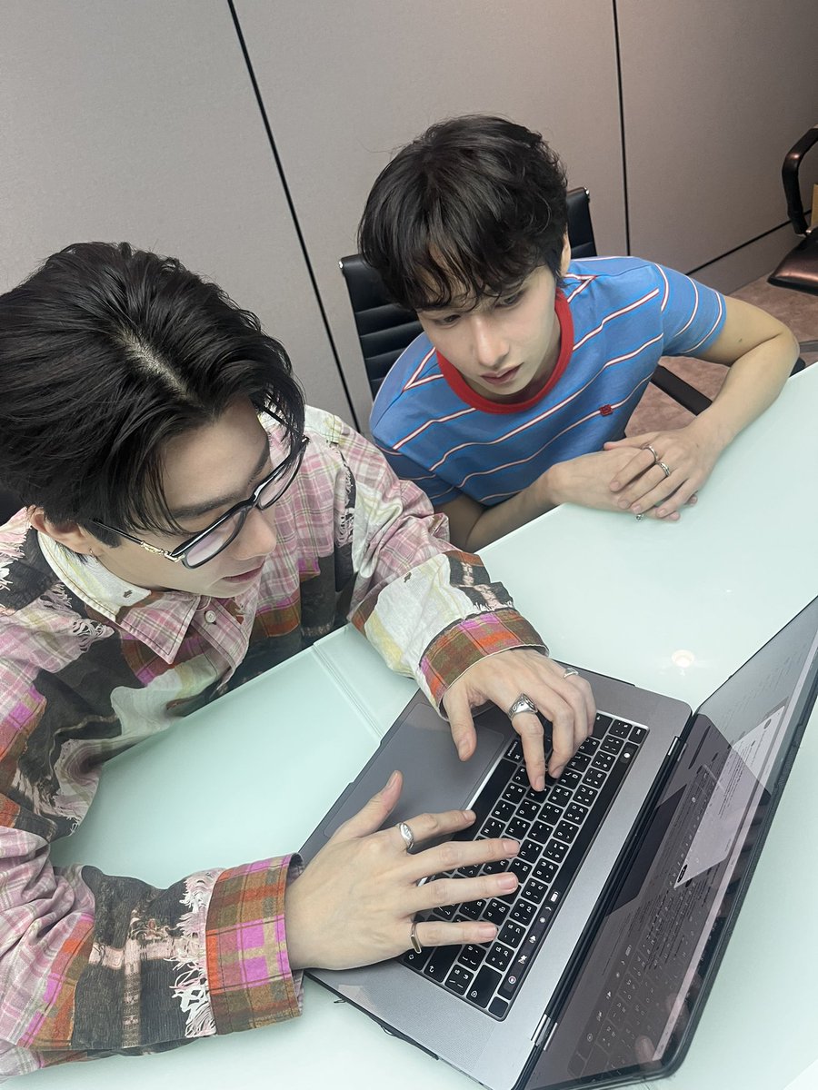 แอดมินพร้อมมากกกก❤️‍🔥#BurnoutSyndromeSeriesEP4 

<a href="/off_tumcial/">เริ่มต้นทำให้เกิดเป็นรูปเป็นร่าง</a> <a href="/AtthaphanP/">ATTHAPHAN PHUNSAWAT</a>