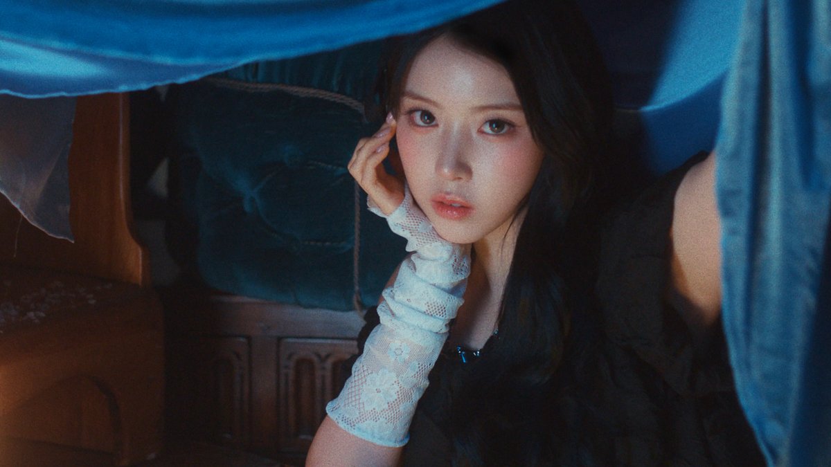 [🎥] NMIXX(엔믹스) "Blue Valentine (Holiday Ver.)" &amp; "Funky Glitter Christmas" Special Live Stage Video

youtu.be/Wic3ddP1db0

#NMIXX #엔믹스
#BlueValentine 
#NMIXX_BlueValentine
#Funky_Glitter_Christmas 
#NMIXX_FunkyGlitterChristmas