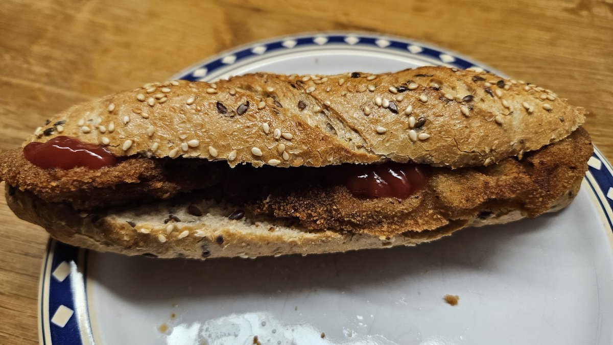 "Kleine, längliche Schnitzel braucht kein Men..."
Lösungsorientierung so wichtig. Mahlzeit 😋