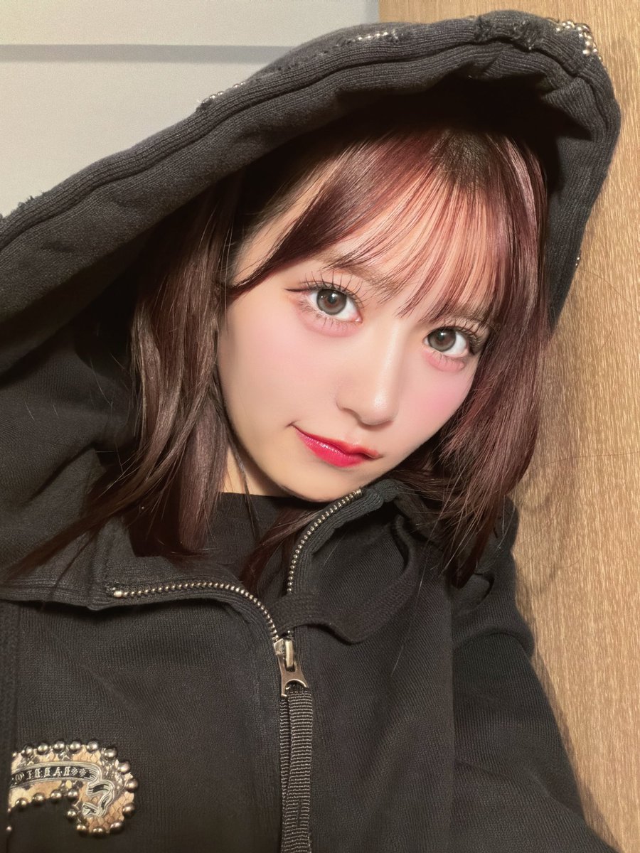 同じような黒のパーカー着てるね☺️ ストイック不仲🫶🏻 #月足天音