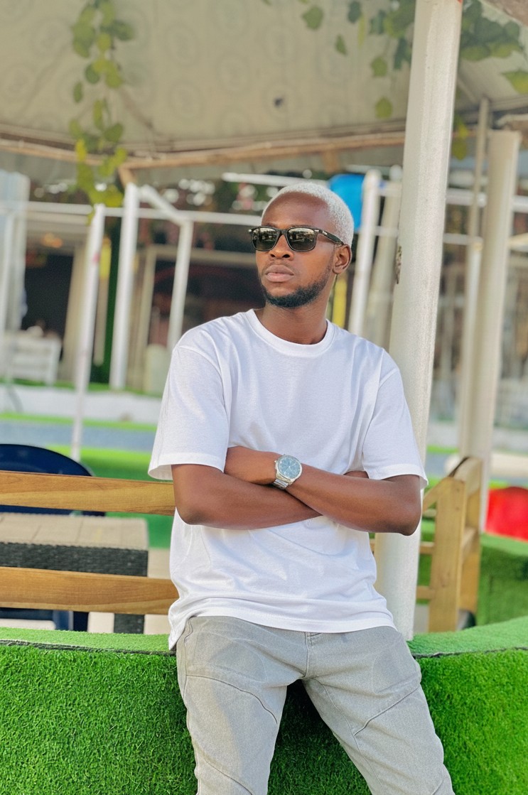YinkaRqb's tweet image. Happy level up Day!
Ready for new adventures, meaningful connections, and a year where every day gives me something to smile about🎂❤️‍🩹🎉
#greatness 
#Goe 
#Godsblessing
#BIRTHDAYMORE