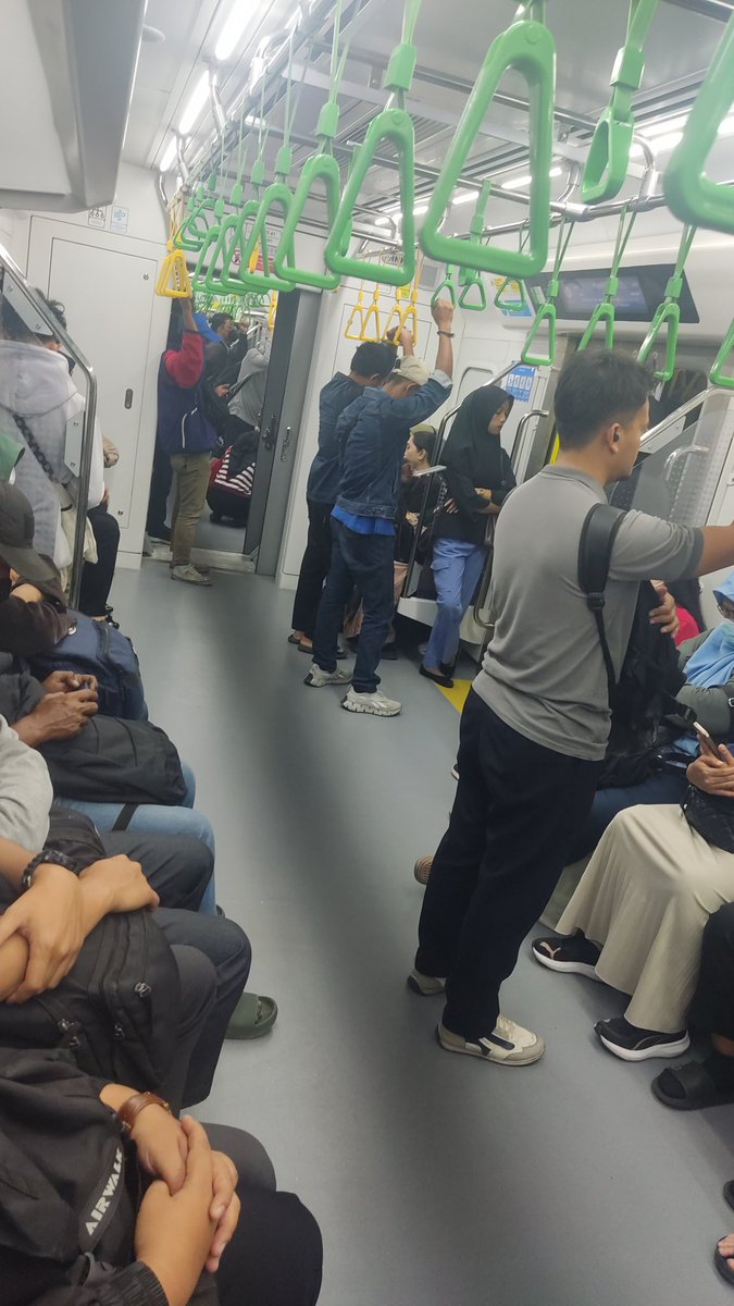 Kereta baru inka nich