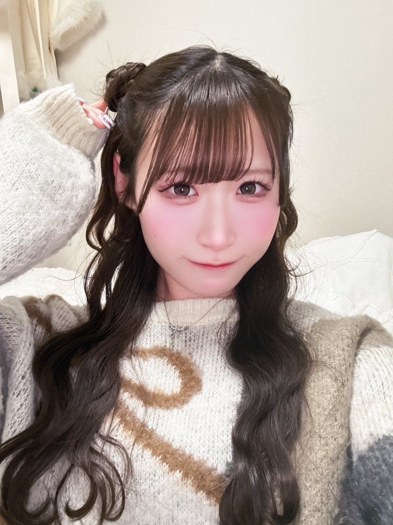 アリョーナ・ジレンキナさん作ベア 最近の趣味、ヘアアレンジ！♡