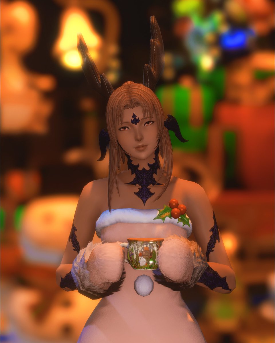 A soft moment in a loud world ☕️🎄