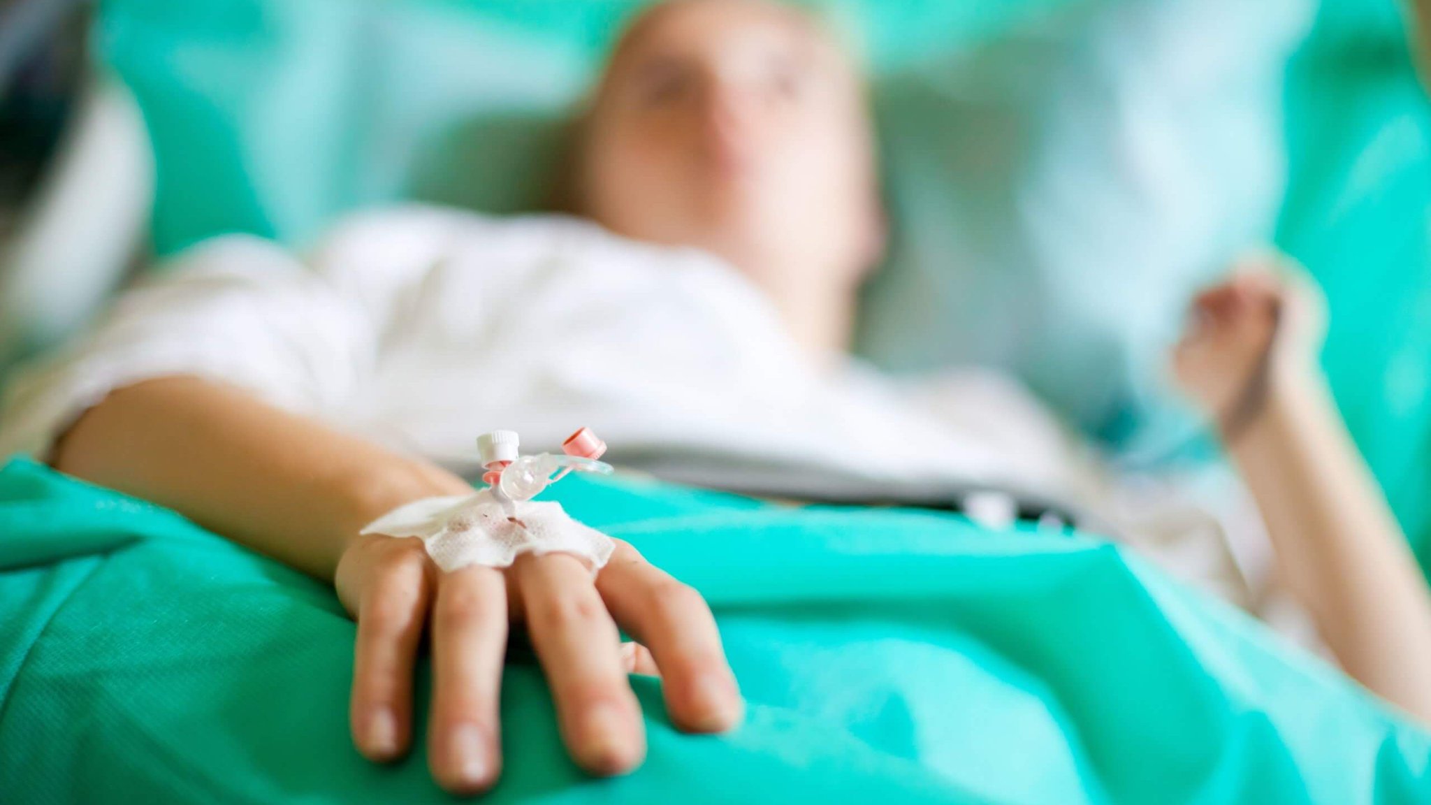 أمٌّ أمريكية تحمل طفلاً كاملًا وتُنجِبه ورحمها فارغ 