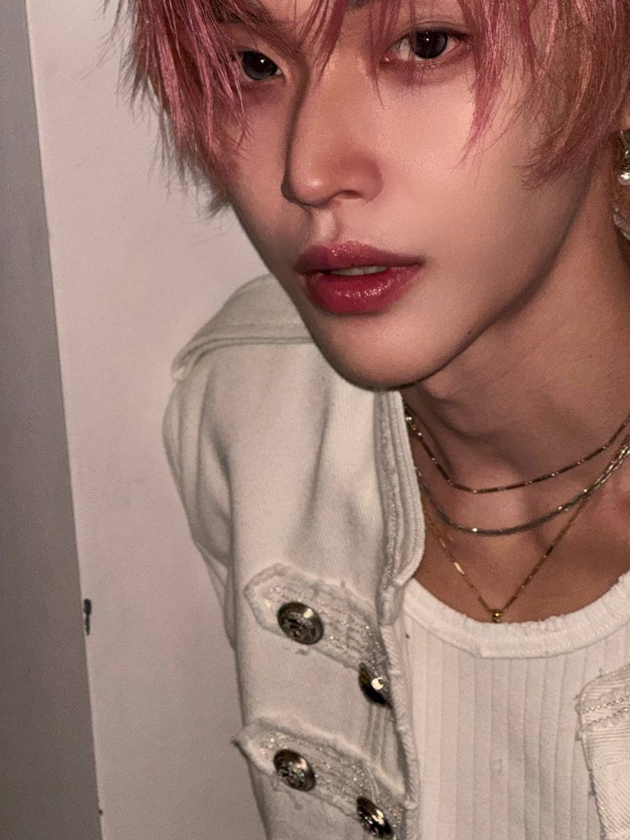 wonbinms's tweet image. You might want to say bye bye to pinkbbinie. 🍓👋