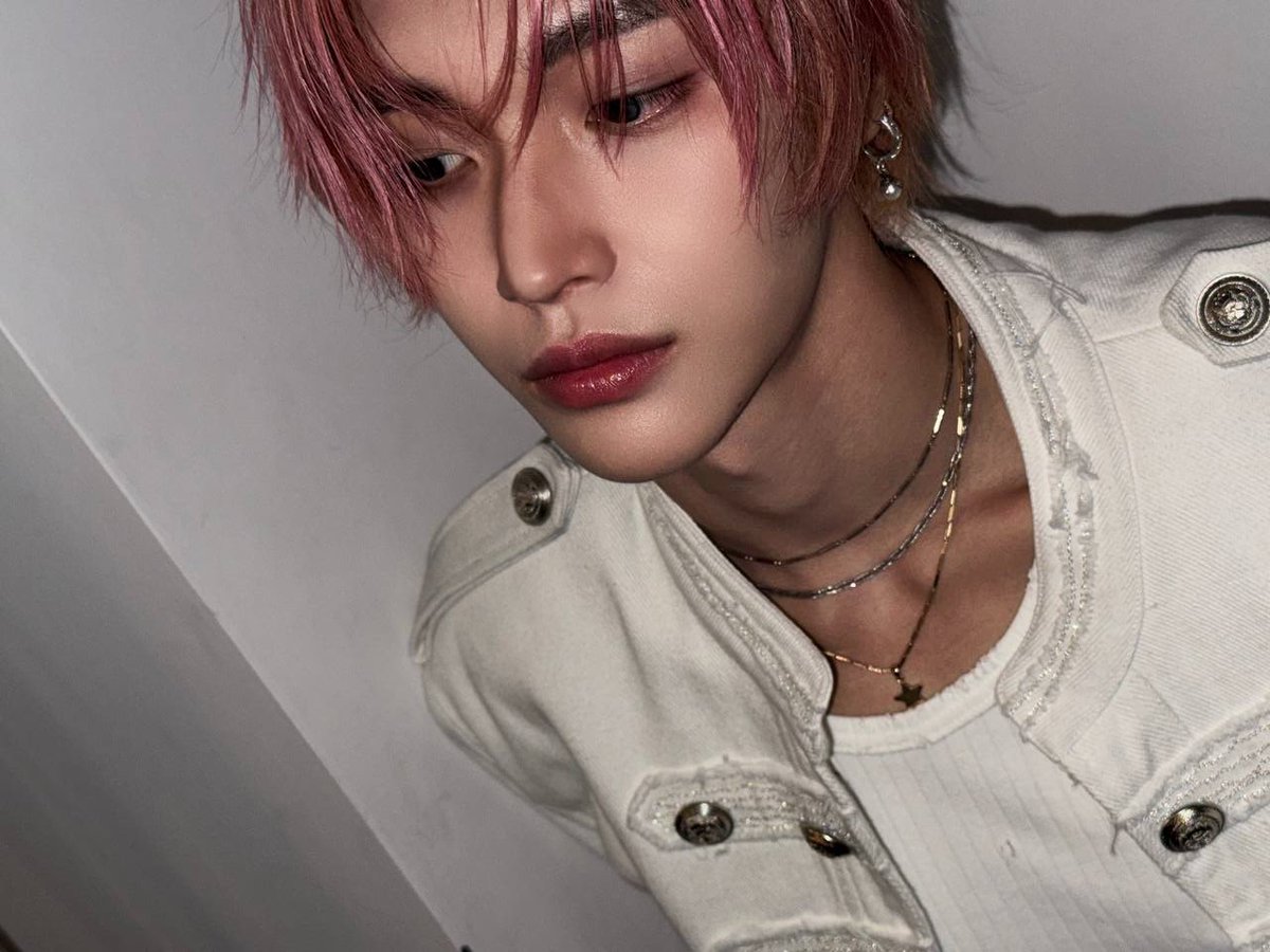 wonbinms's tweet image. You might want to say bye bye to pinkbbinie. 🍓👋