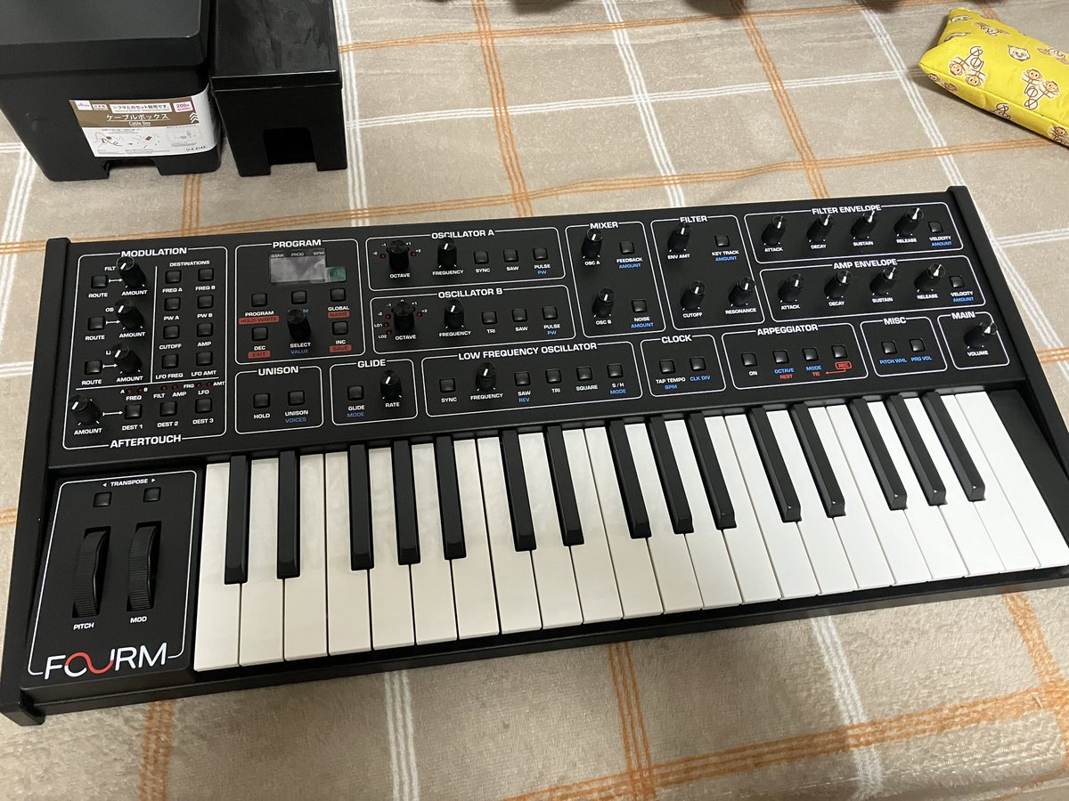 kuronekoCirno's tweet photo. 約25万年ぶりに
シンセを購入
Sequential Fourm
お迎え予定だった子の隠れ家の上というのも
なんだかなぁ
とにかくFiveGのスタッフの方々に感謝です🎶
#SequentialFourm
#fiveG https://t.co/PgR9EWG5fb