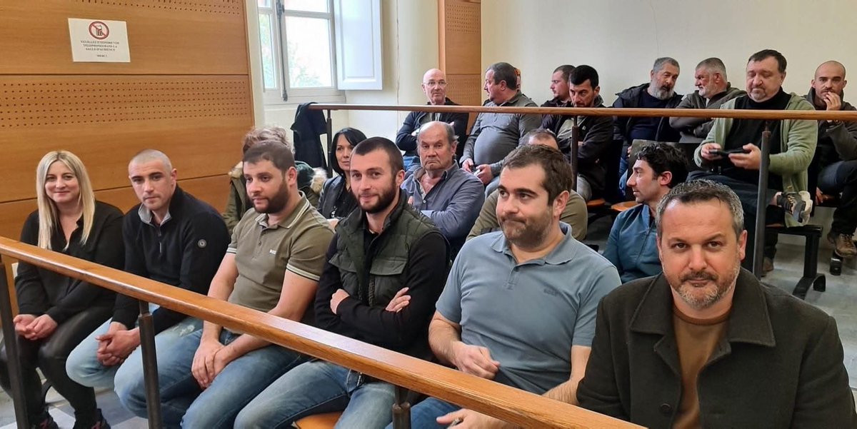 PROCÈS DE PLUSIEURS AGRICULTEURS À BASTIA

Plusieurs agriculteurs passent aujourd'hui, mercredi 17 décembre, en procès à Bastia, à 14h30. Parmi eux, Rémi, un de nos militants.

En mars 2022, les agriculteurs bloquaient le dépôt pétrolier de Lucciana, dans un contexte de hausse