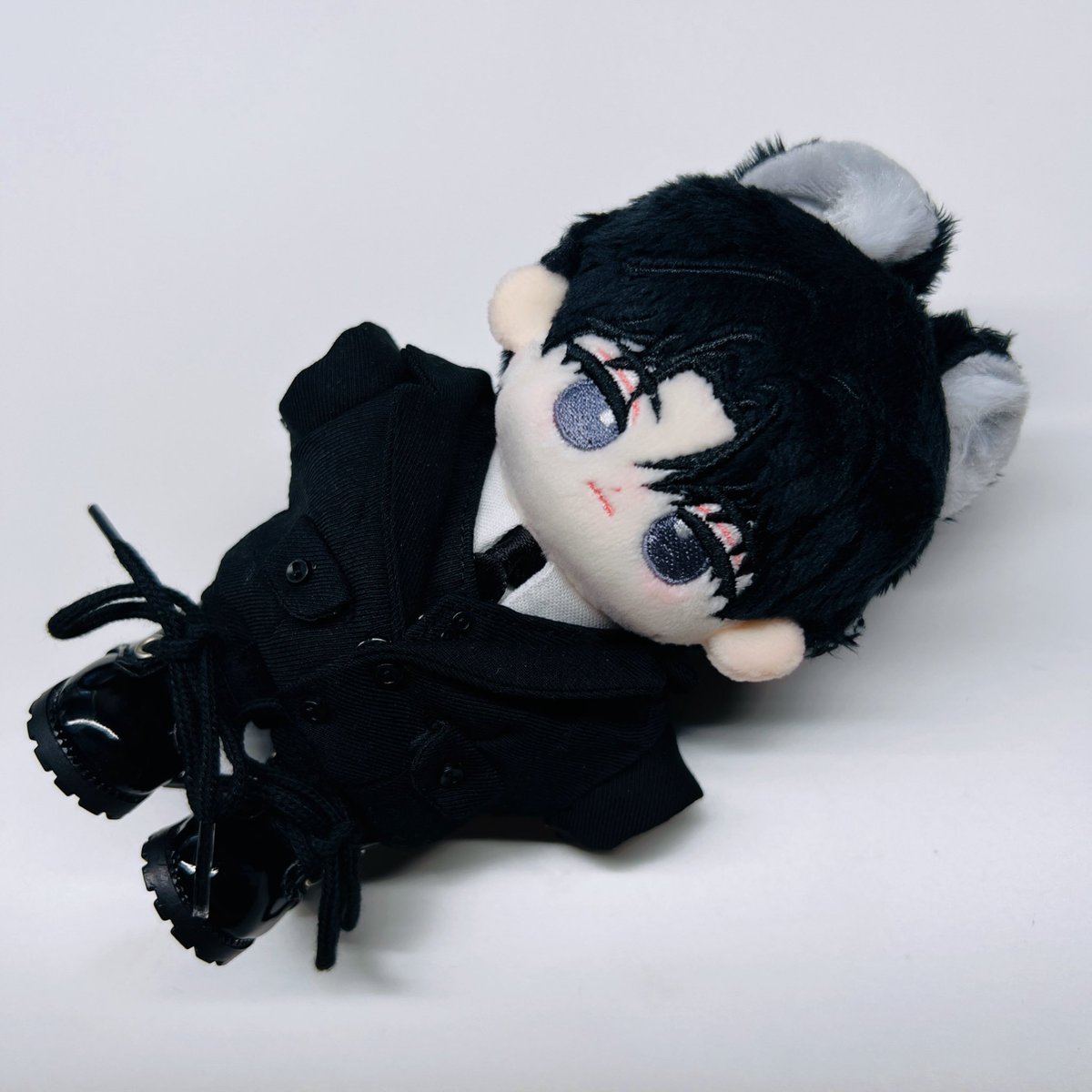 엋씩이에 대한 저의 첫인상은 다섯 글자로 설명할 수 있는데요 압도적 미남…

#오늘의_엋씩 #오늘도솜솜