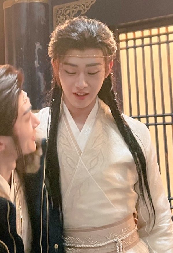 NavyAnkhc's tweet image. ถ้าแก๊งนี้ไปโรงเรียน คนอื่นคือชิดซ้าย พี่ๆ คนในจวนผลัด กันถักเปียติดโบว์มาก แล้วมีครบทุกทรง เปียตะขาย เปียเส้นเล็ก เปียคู่ เปียเดี่ยว แก๊งนางฟ้าแบบไม่ต้องสืบ!