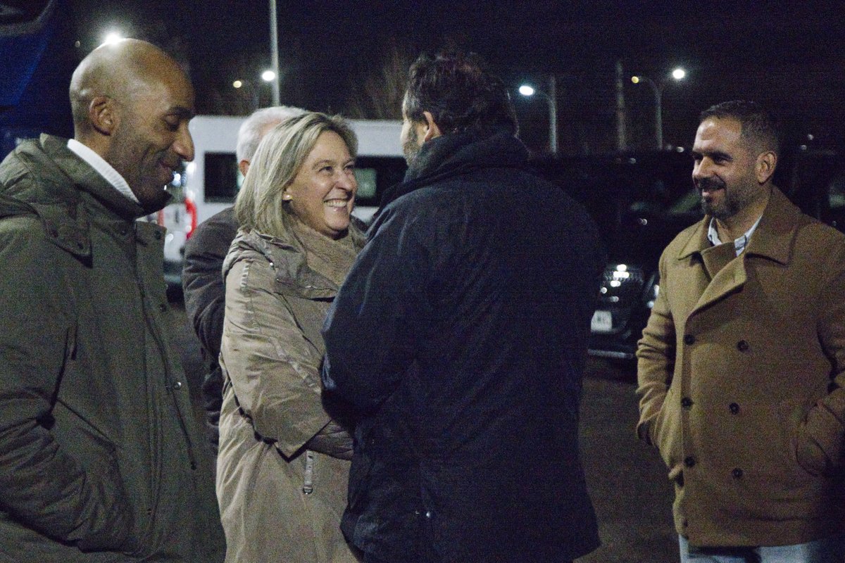 PSOE_Ayto_Guada's tweet image. 🚨 Volvemos a denunciar el uso partidista de las redes sociales del Ayuntamiento de #Guadalajara 

👉 En este caso, en el álbum del #GuadalajaraBarça (flic.kr/ps/3Yf5Gy)

De 36 fotografías, Paco Núñez sale con Guarinos en 8. Se vuelven a olvidar del resto de concejales/as.