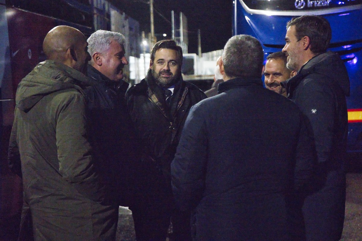 PSOE_Ayto_Guada's tweet image. 🚨 Volvemos a denunciar el uso partidista de las redes sociales del Ayuntamiento de #Guadalajara 

👉 En este caso, en el álbum del #GuadalajaraBarça (flic.kr/ps/3Yf5Gy)

De 36 fotografías, Paco Núñez sale con Guarinos en 8. Se vuelven a olvidar del resto de concejales/as.