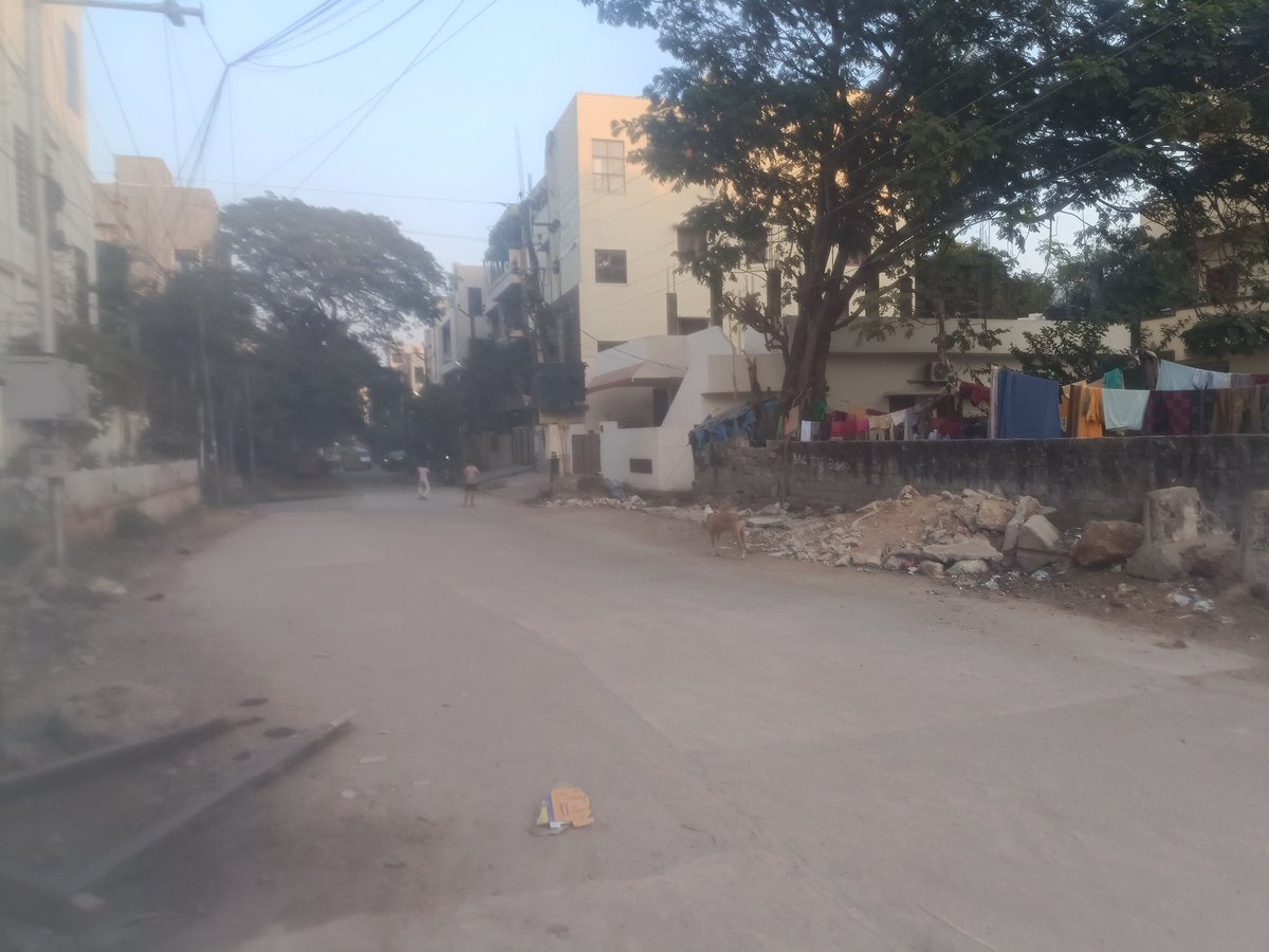 kickstart530's tweet photo. @GHMCOnline Thanks to GHMC for making it a cleaner space. The family living near by is making sure people don't throw any more trash. 
Today one lady threw trash again. She it's q small item. How can you shout at people for throwing trash on raod. She backed only by photo threat. Ran away https://t.co/2UdkteEPAh