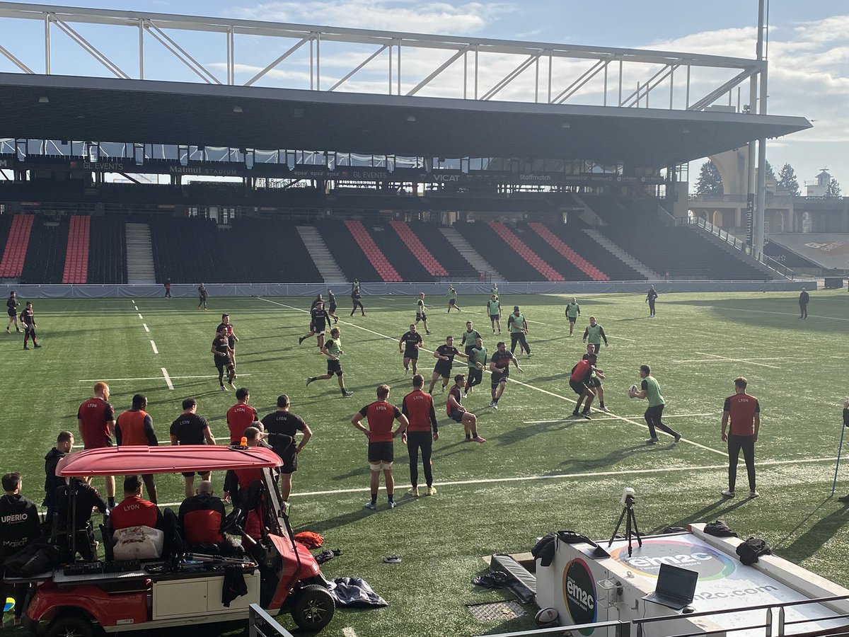 Le <a href="/LeLOURugby/">LOU Rugby</a> prépare sa difficile réception du <a href="/StadeToulousain/">Stade Toulousain</a> samedi soir en Top 14. Gerland sera plein avec l’ouverture des virages supérieurs. Plus de 30 000 spectateurs annoncés.