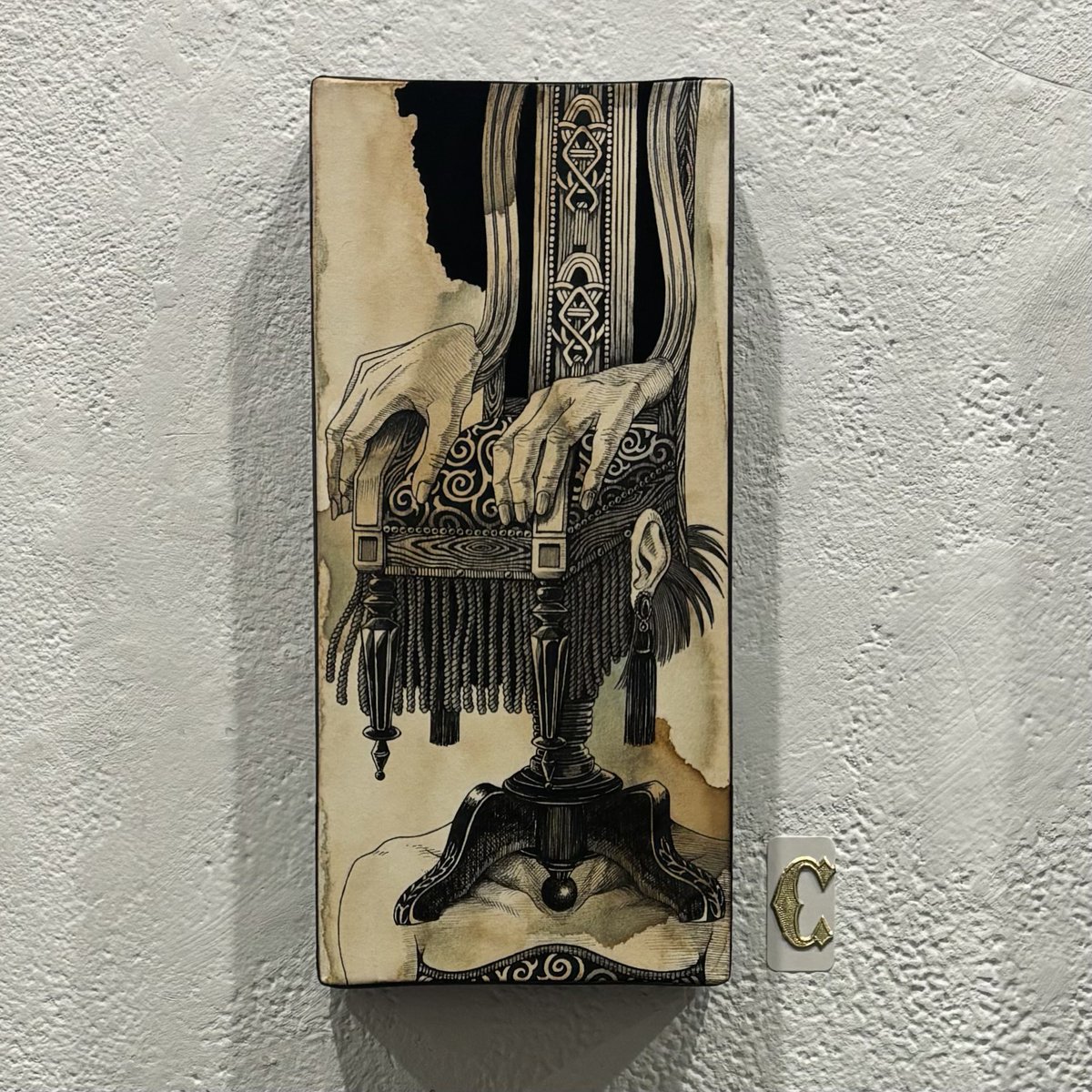6KAdeKA6's tweet photo. C7さん@number_driveC7 の個展へ行きました。
コーヒーを使った絵や刺繍も少しありました。
怖くなるくらい緻密な絵だけど、冷たさはなく、見ているとなぜか落ち着く感覚になる不思議な作品群でした。
在廊されていて刺繍をしていました🪡
The Artcomplex Center of Tokyo
最寄駅は信濃町か四谷三丁目 https://t.co/GRgyDRpkXN
