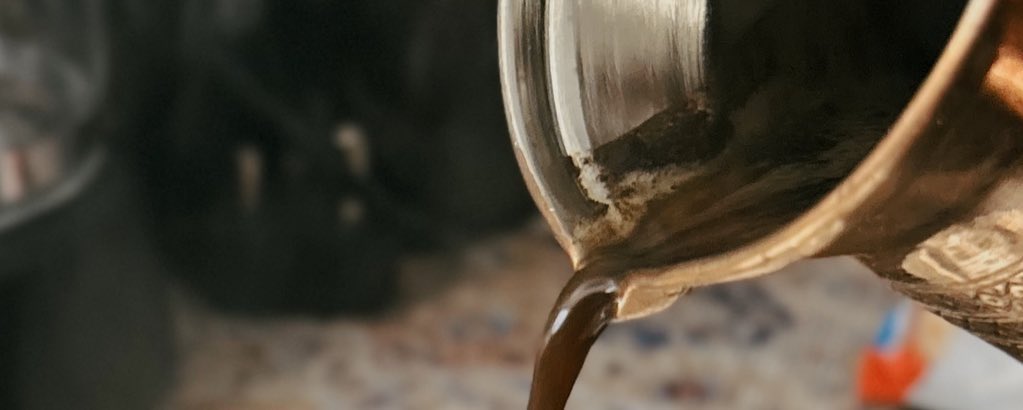 «يَفديكِ بالنفسِ صَبٌّ لو يكونُ لهُ
أعزَّ مِن نفسِهِ شيءٌ فداكِ بهِ!»—أبو العتاهية