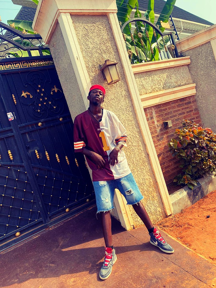 RapperExpensive's tweet image. Tiruzz🌹