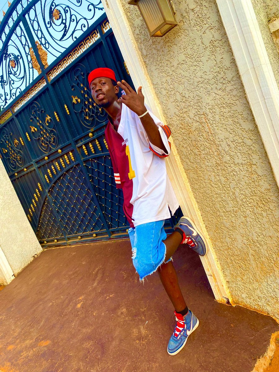 RapperExpensive's tweet image. Tiruzz🌹