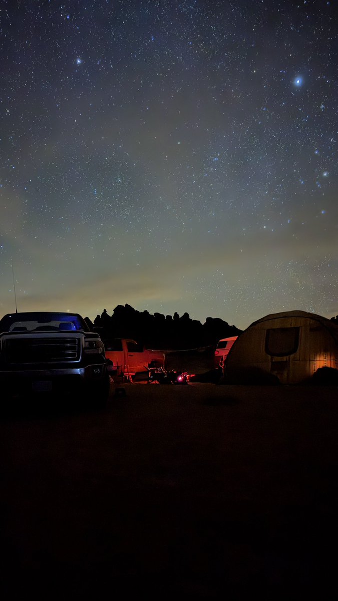 pluddypunk's tweet image. النوم تحت النجوم 🌌