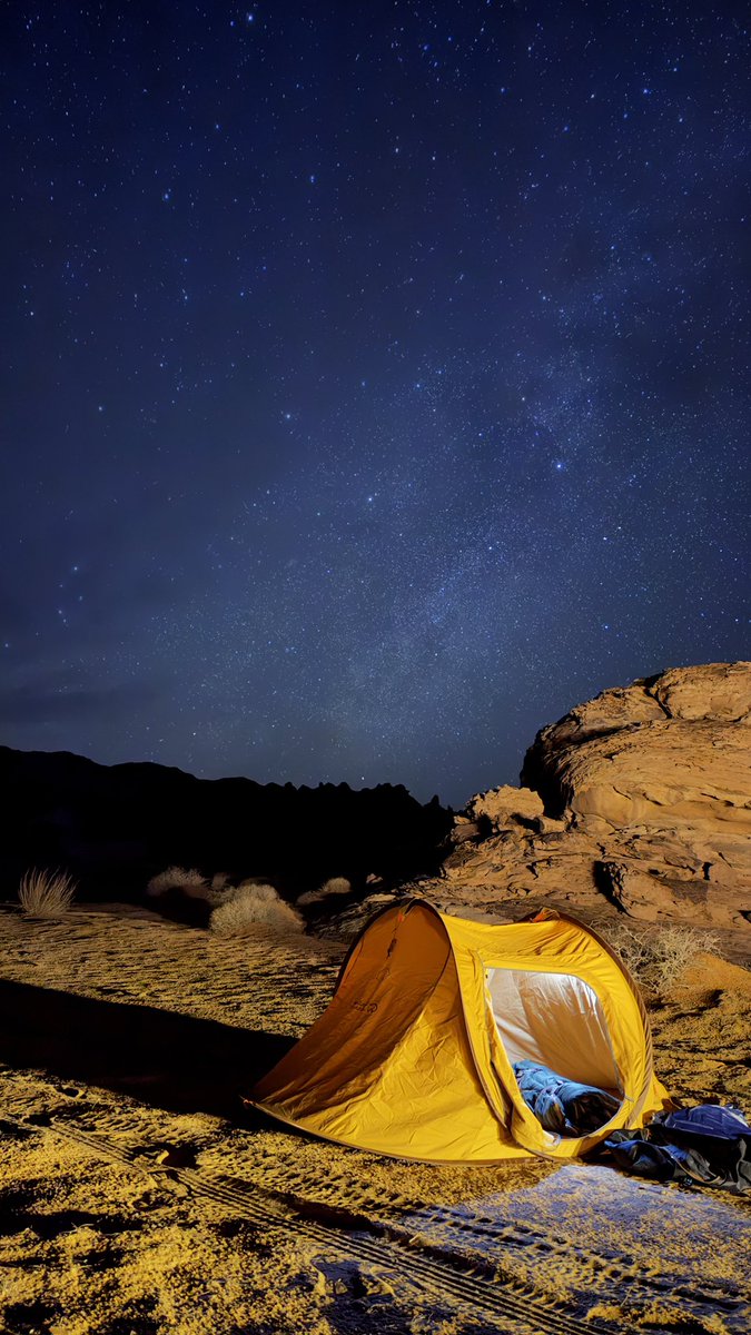 pluddypunk's tweet image. النوم تحت النجوم 🌌