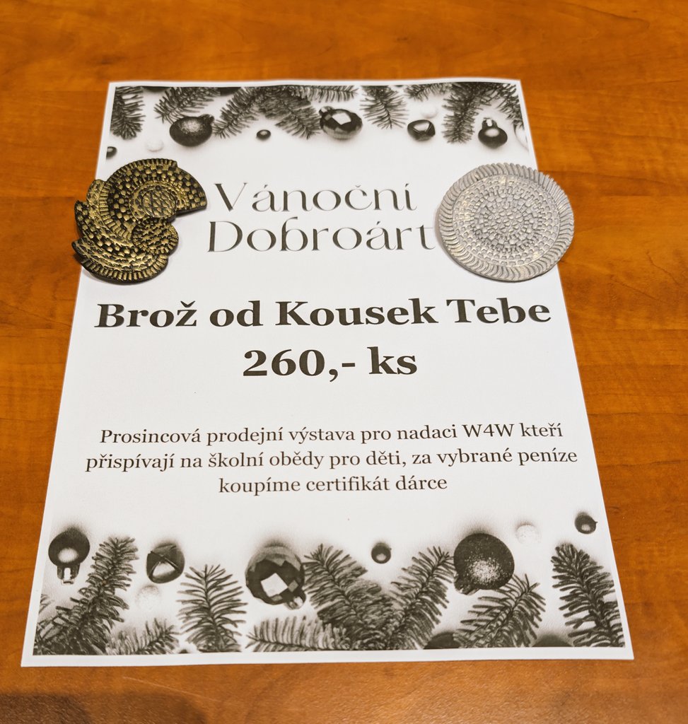 Přátelé jako každý rok naši dárci věnovali zdarma svoje díla pro dobrou věc. Celou vybranou částku věnujeme na nákup poukazu na školní obědy pro děti. Děkujeme všem co věnovali svoje díla. 
#art #umeni #galerie #obrazy #liberec #libereckykraj #dobroart #Vanoce #darek
