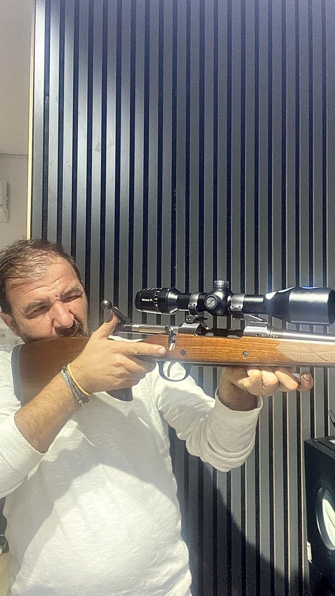 selim_452's tweet photo. @dgnucak Bende bakım ve onarımı yaptığım tabanca ve tüfekler için de aynı hassasiyeti gösteriyorum https://t.co/1MhBiYhoAw