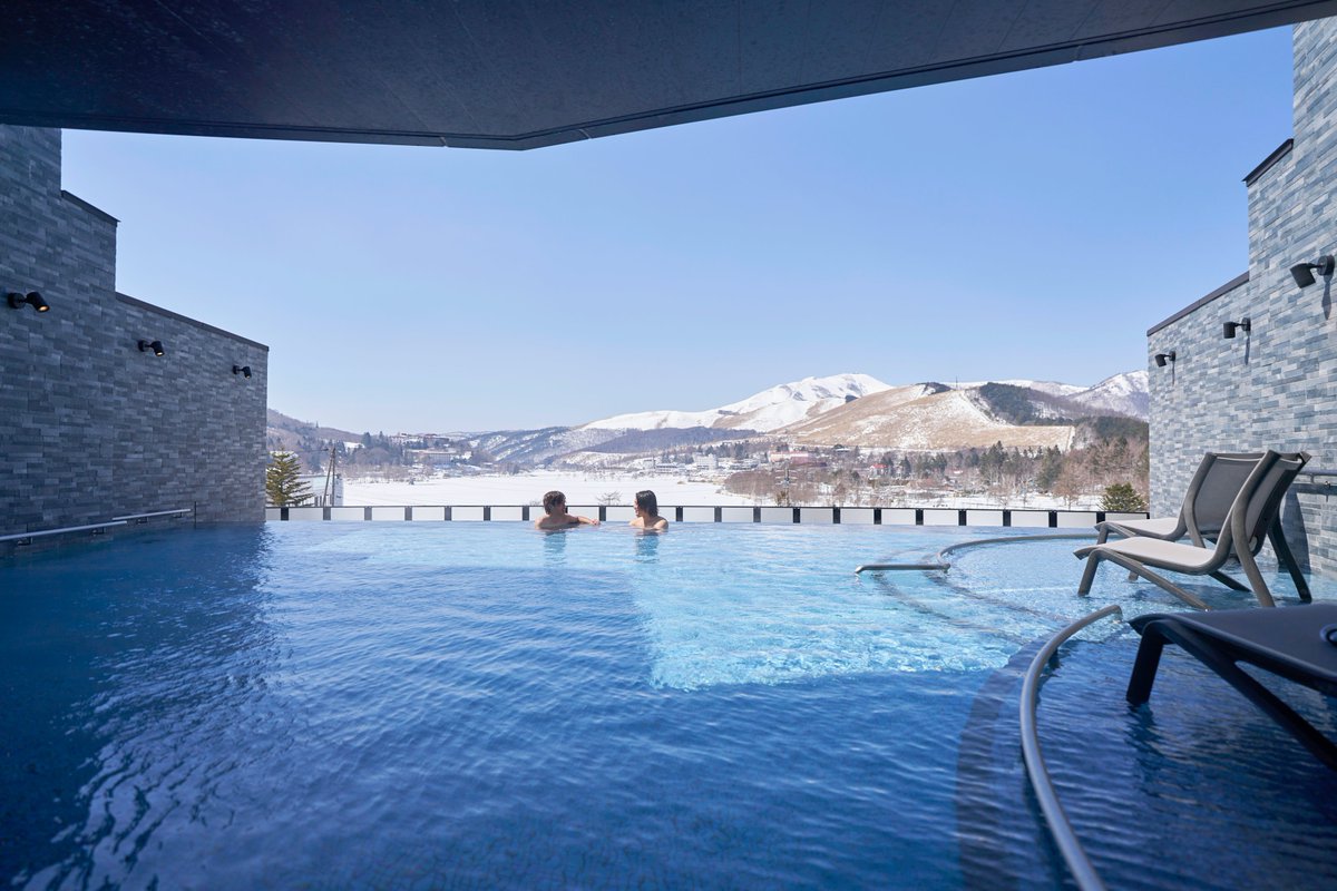 池の平ホテル 送迎バスのご案内🚌  白樺湖は標高約1400メートル。気温が低く、降雪・積雪のある地域です。冬場の運転に自信が無い…という方には、各種送迎をご用意しております！ 🚍新宿直行 バス 1席片道3000円 🚍JR茅野駅送迎バス（中央線・特急あずさ停車）無料 🚍JR佐久 ...