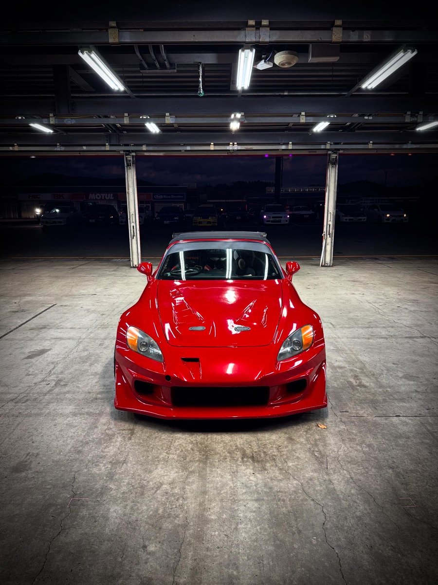 赤いS2のひと tweet media