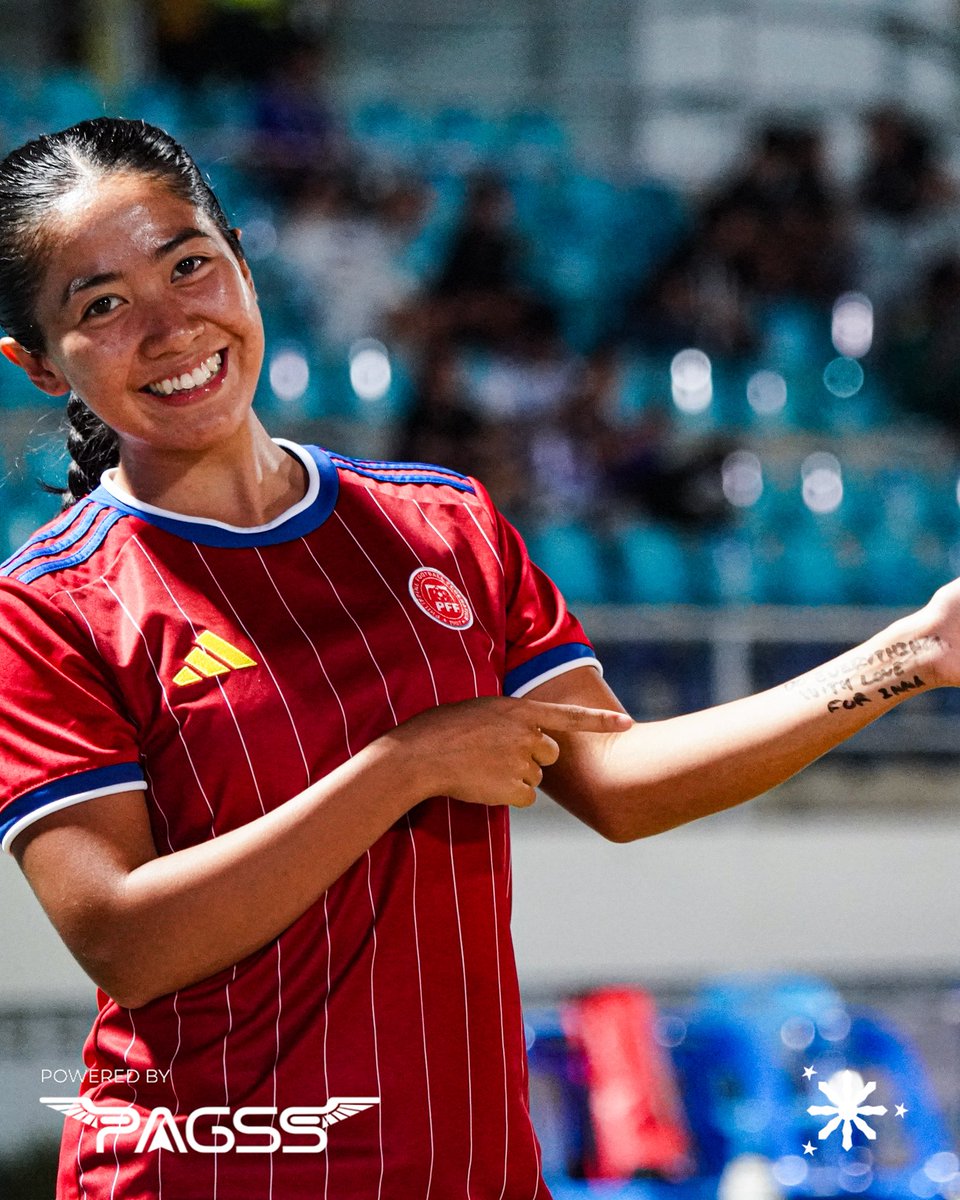 Loose. Locked in. Ready to go. Final touches in the warm up as the Filipinas set the tone for tonight. 🇵🇭🔥#LabanFilipinas #SEAGames2025 📸 <a href="/pamcie/">Paula Andrea Marie</a>