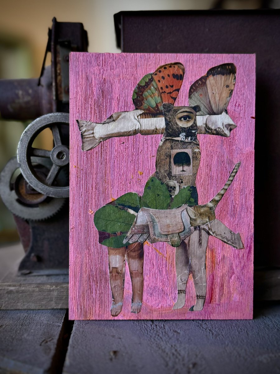 木製の板にコラージュを施した ∮TaKu' ,n∮ の平面作品。 【 Wilder