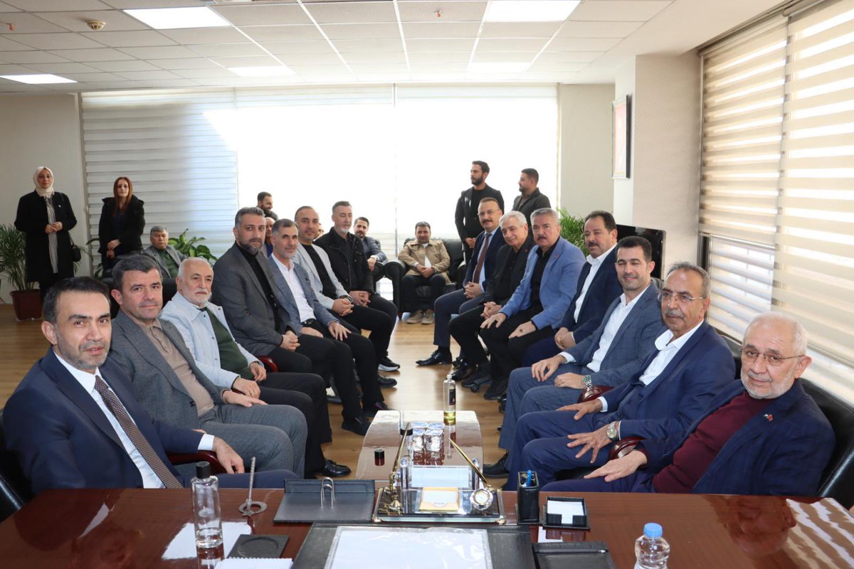 📍 AK Parti Mersin İl Başkanlığı

Önceki Dönem Genel Başkan Yardımcımız ve Teşkilat Başkanımız Sayın Ekrem Erdem, Milletvekili Adayımız Sayın Mustafa Erim ile birlikte İl Başkanlığımızı ziyaret etti.

Nazik ziyaretleri, samimi sohbetleri ve değerli bilgi paylaşımları için Sayın