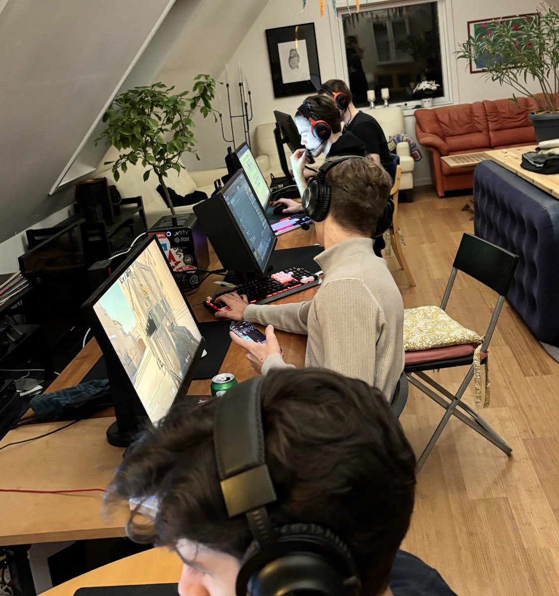 Alexander Tuff tweet media