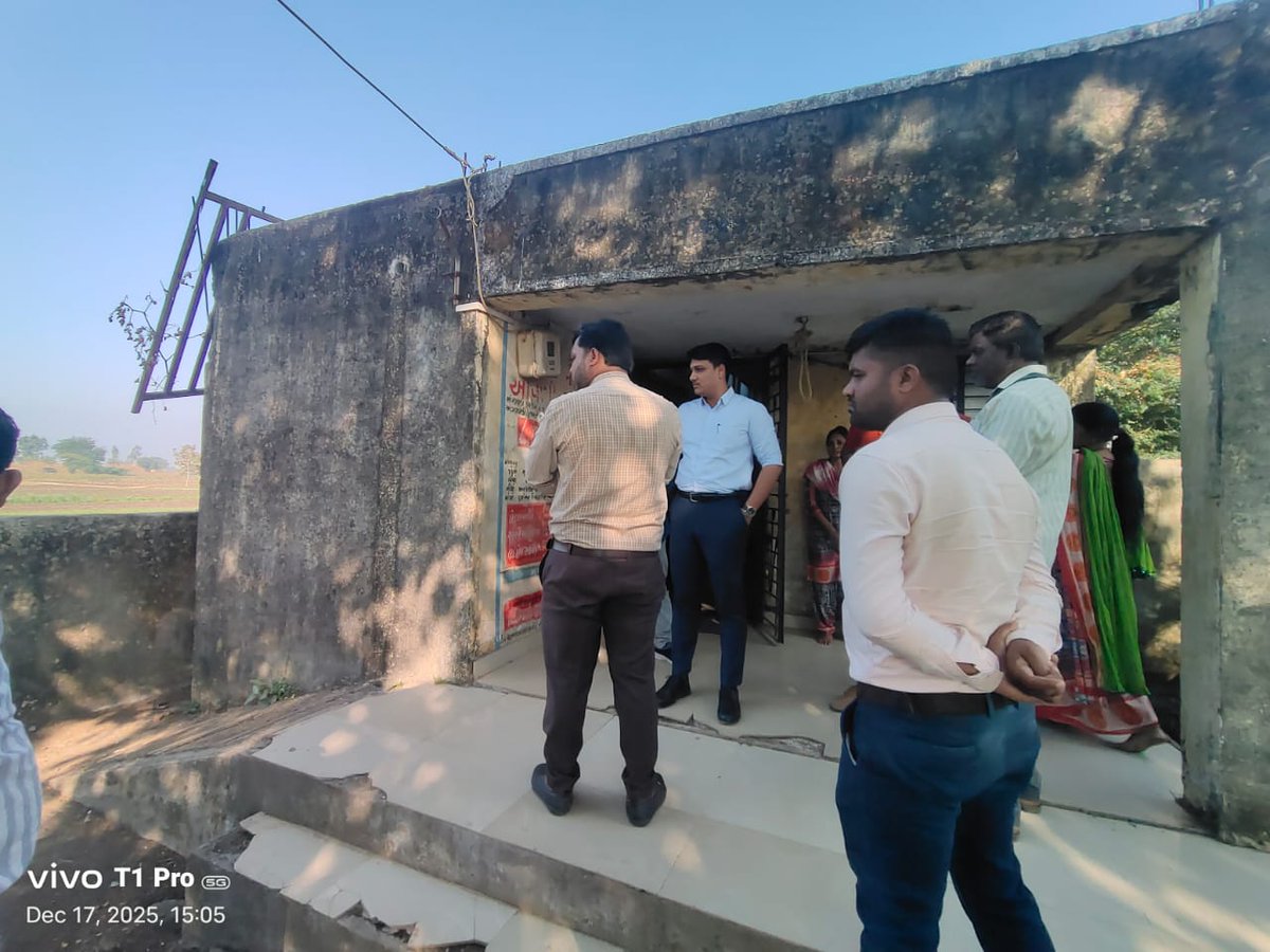 TalukaN78071's tweet photo. તાલુકા વિકાસ અધિકારીશ્રી, નિઝર દ્વારા તા. ૧૭/૧૨/૨૦૨૫ ના રોજ રાયગઢ ગામે પ્રાથમિક શાળા, આંગણવાડી કેંદ્ર તેમજ લાયબ્રેરી ની મુલાકાત લેવામા આવી. @CollectorTapi @InfoGujarat @ddo_Tapi @sdmnizar @DRDATapi @infotapigog24
#Gujarat #gujaratgov #tapi https://t.co/1bwjCg6vfB
