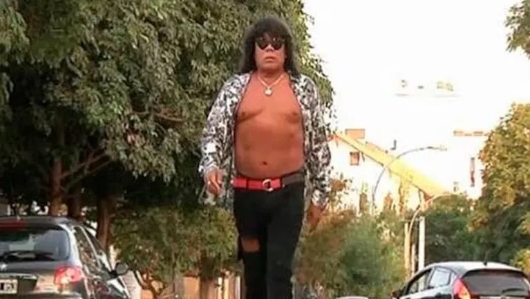 saulzip's tweet image. Así me siento cuando saco la bolsa de la basura en cuero al canasto de la vereda