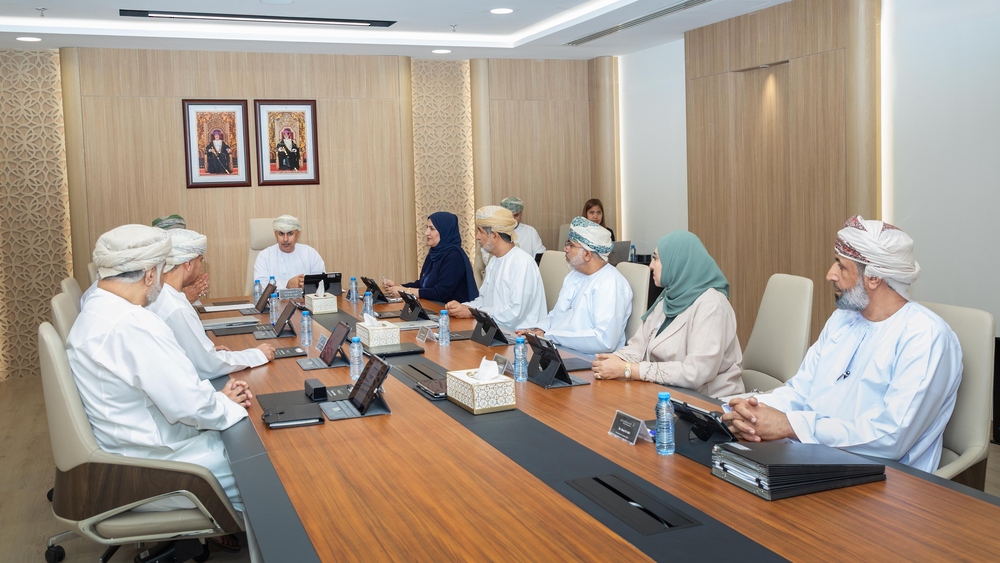 مجلسُ أمناء المجلس العُماني للاختصاصات الطبية يعقد اجتماعه الرابع لعام 2025، ويستعرض مشروعات المجلس وخططه الاستراتيجية لعام 2026، ويعتمد قائمة الخريجين للعام الأكاديمي 2024 2025، إلى جانب مناقشة التحديثات في البرامج التدريبيّة التخصّصية. #العُمانية 