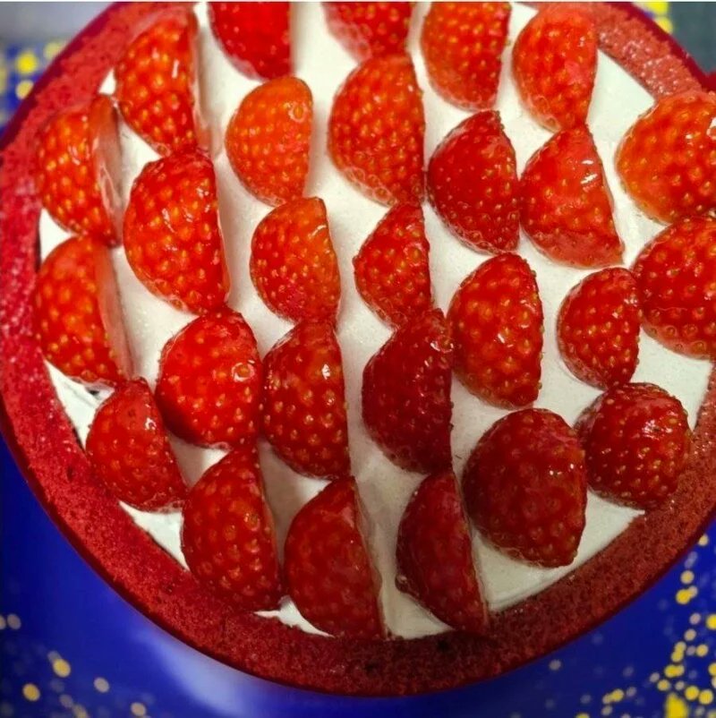 bighwanjang1's tweet image. 파리바게트 신상 딸기케잌 대참사