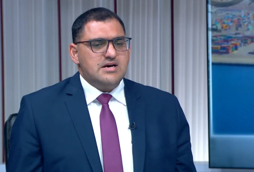 الأحمد يدعو لتفعيل الشراكة بين القطاعين الصحيين لتقليل الكلف وتخفيف الانتظار 