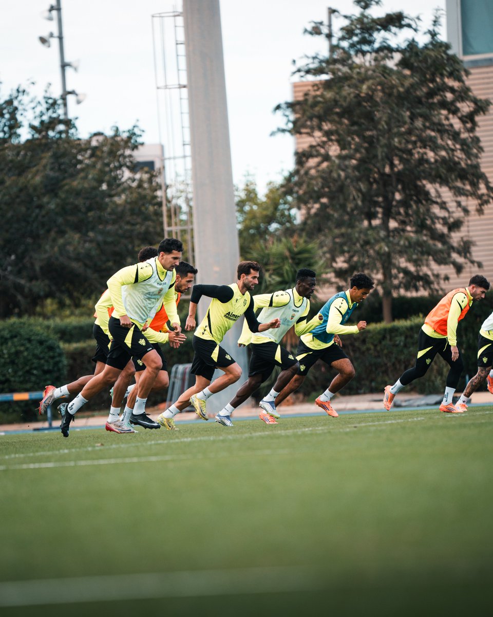 🤖 #MálagaAlmería モードにチップを切り替え！ 🔜