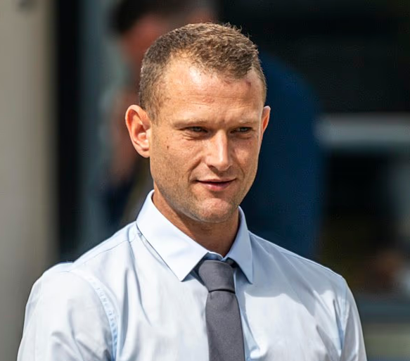 Just in🔥

Englishman Luke Yarwood, 36, has been sentenced to 18 MONTHS in prison for two tweets that were seen by less than 30 people.

Judge Fuller said: 'This is not a court of politics but law. You are entitled to express your views, but freedom of speech is not an absolute