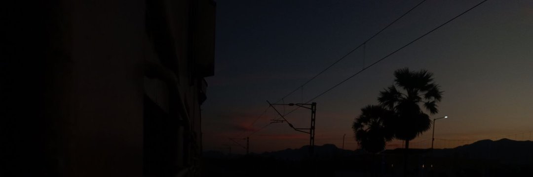 ما حَامَ طيفُكَ الا طِرتُ اتبعُه 🕊
انتَ الحقيقه والجُلّاسُ اوهامُ ✨️
`#مساء_الخير | #بوح_الخاطر