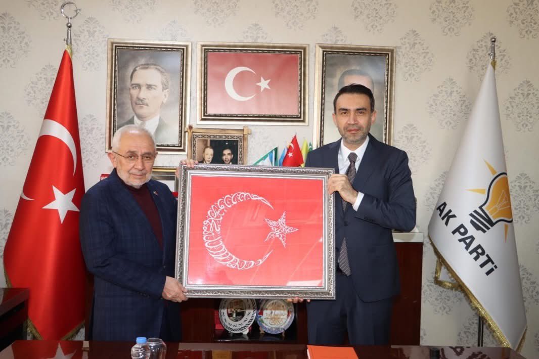 📌 ZİYARET 

Önceki Dönem Genel Başkan Yardımcımız ve Teşkilat Başkanımız Sn.Ekrem Erdem, Milletvekili Adayımız Sn.Mustafa Erim ile İl Başkanlığımızı ziyaret ettiler. 

Ziyaretleri ile bizleri onurlandıran başkanımıza şükranlarımı sunuyorum. 

📍 AK Parti Mersin İl Başkanlığı