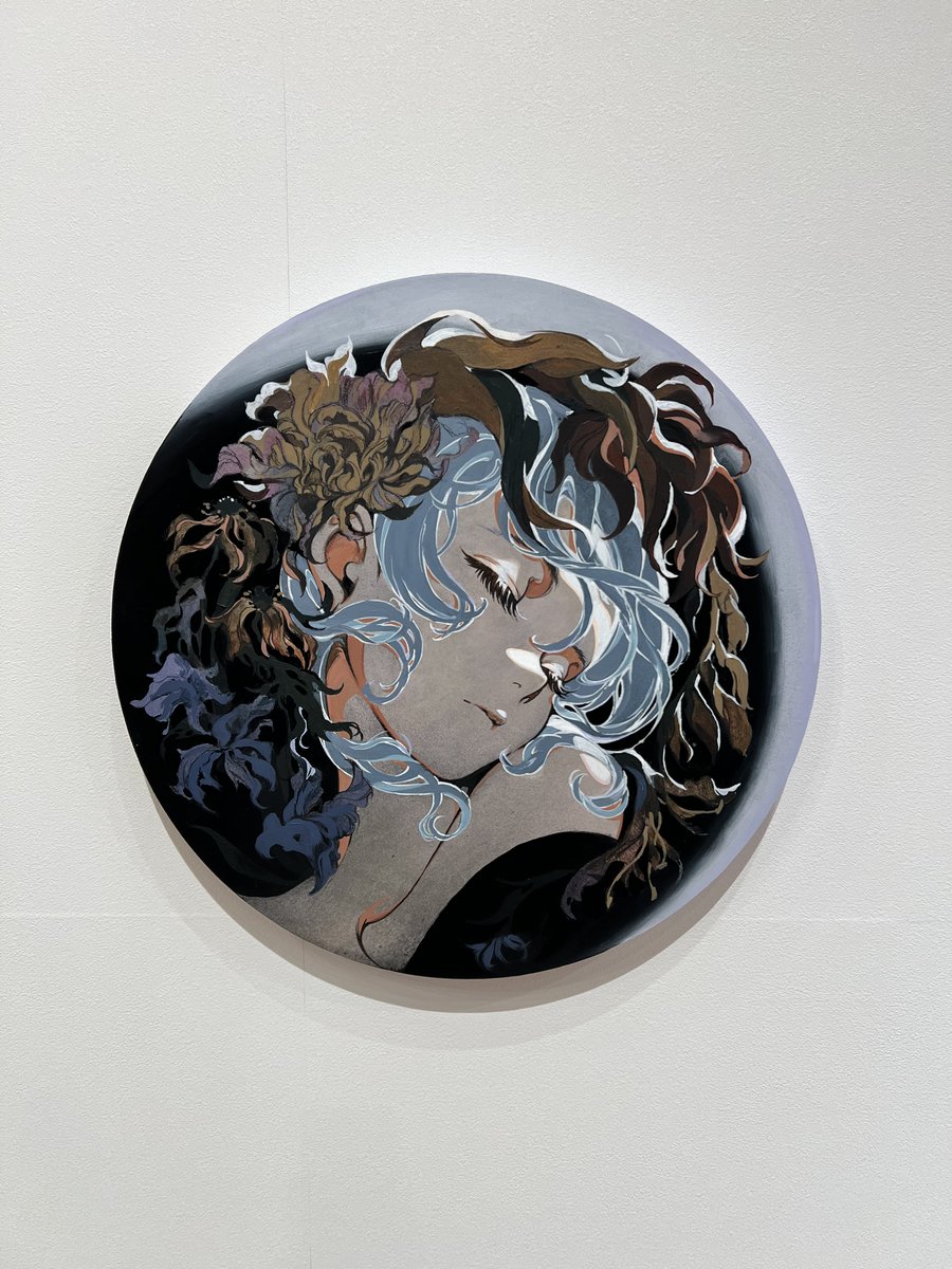 INEIInc's tweet photo. 銀座の蔦屋書店で開催されている米山舞さんの個展「arc」にお邪魔してきました。国内最高レベルでの印刷技術を用いて製作された作品の数々、原画の生き生きとした手描きの線の魅力などを味わってきました。

都内の至る所で魅力的な展覧会やイベントが開催されています。
思い立ったら即行きましょう！ https://t.co/cFf0yPtNcz
