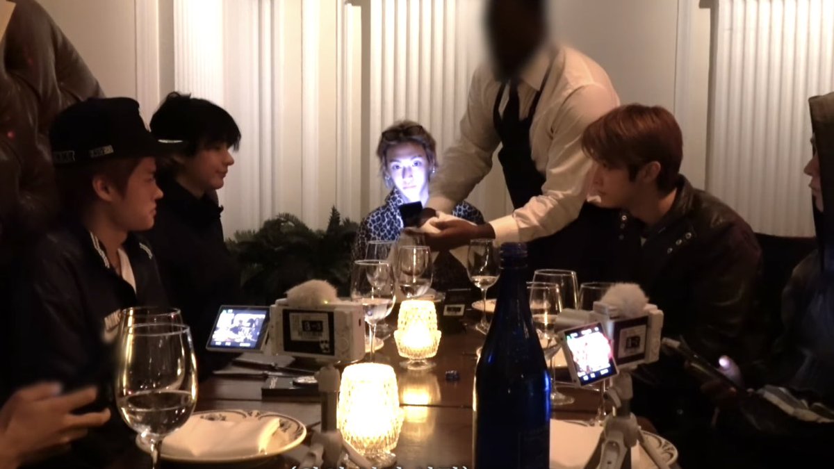 mjmndss's tweet image. จอโทรศัพท์วอนบินสว่างกว่าเทียน กุเกือบตาย 55555555555555555255555555525