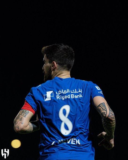 يعمل الهلال على بيع المتبقي من عقد روبن نيفيز بعدما رفض تجديد عقده (غرايم بيلي) 