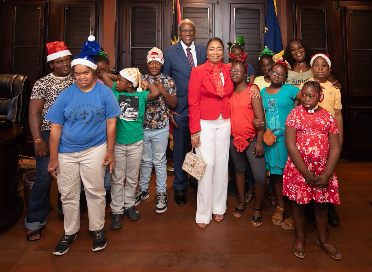 A Victory Visit 

The children of the Victory Centre paid a visit to Government House today to say “thank you “ to the Halo Foundation for the assistance given with the recent break-in at the Centre, where many vital items were stolen. What a brave little crew!